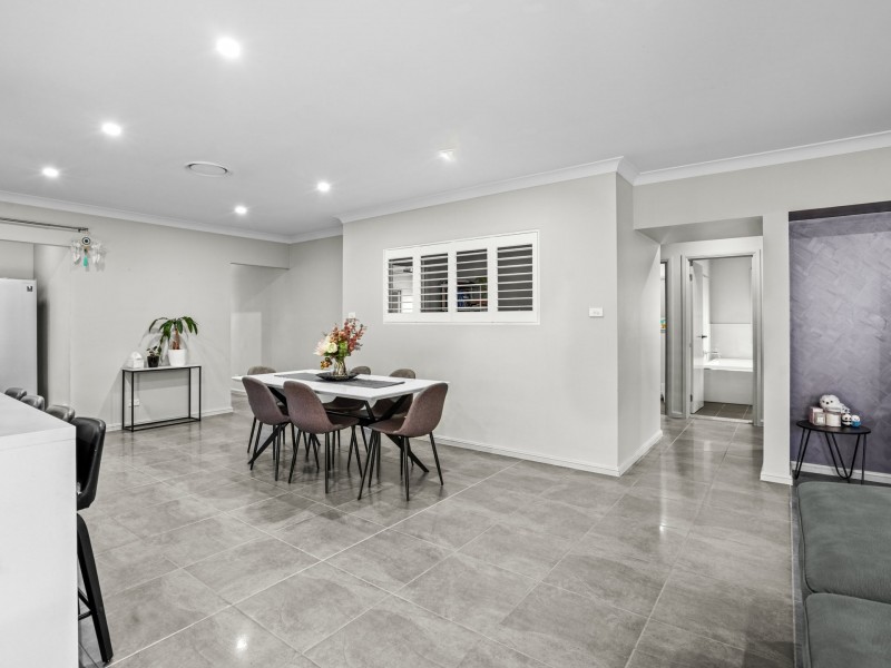 35 Mermaid crescent, Glenfield NSW 2167