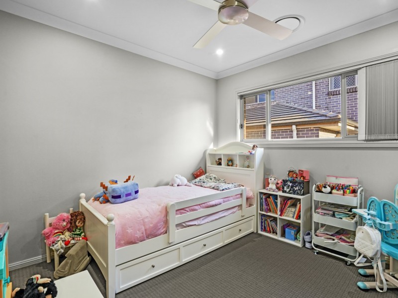 35 Mermaid crescent, Glenfield NSW 2167