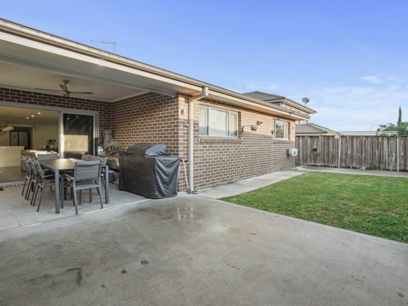 35 Mermaid crescent, Glenfield NSW 2167