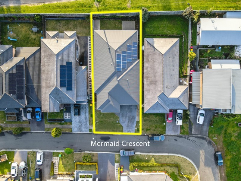 35 Mermaid crescent, Glenfield NSW 2167