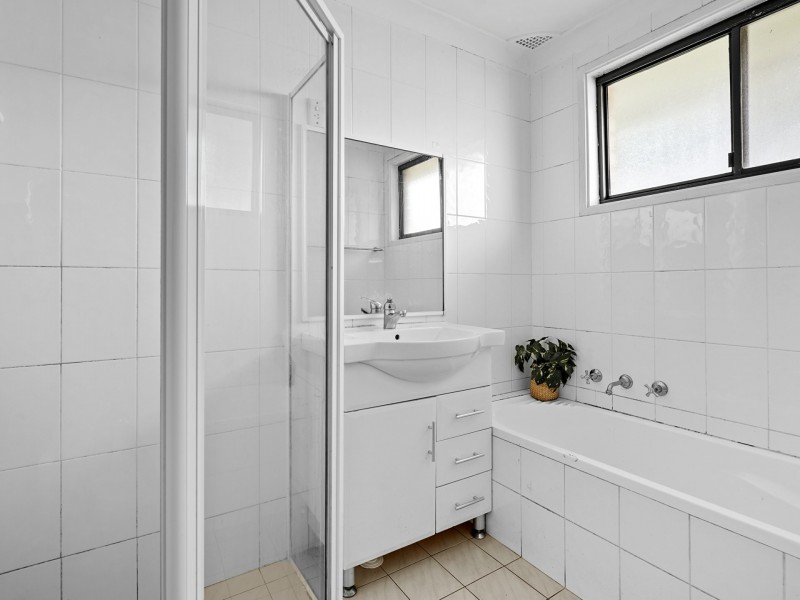 62 Randall Avenue, Minto NSW 2566