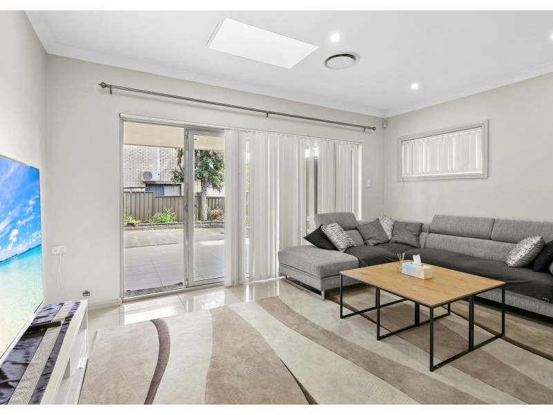 69B Oxford Road, Ingleburn NSW 2565