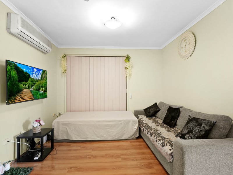 12 Ferrari Pl, Ingleburn NSW 2565