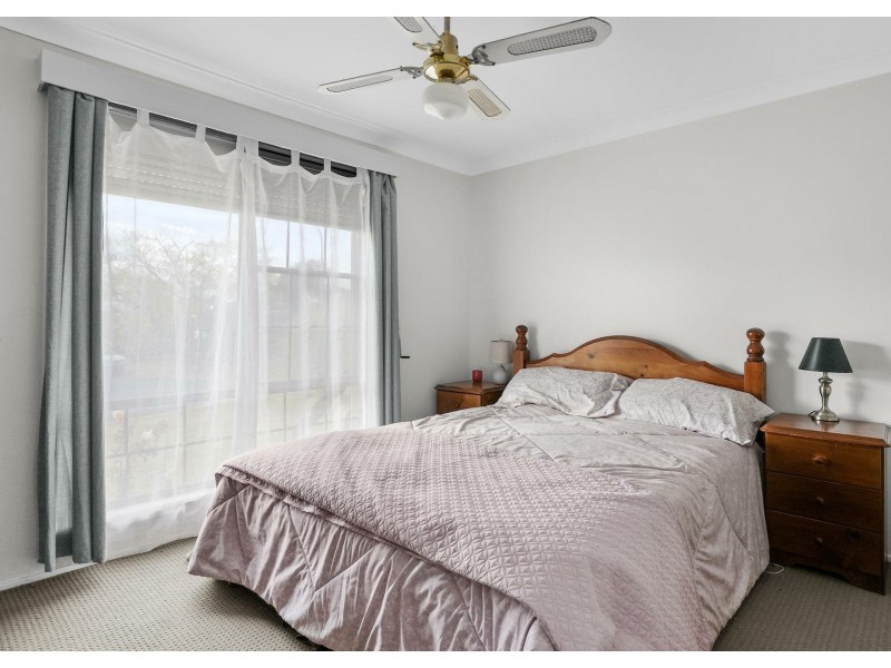 16 Herborn Place, Minto NSW 2566