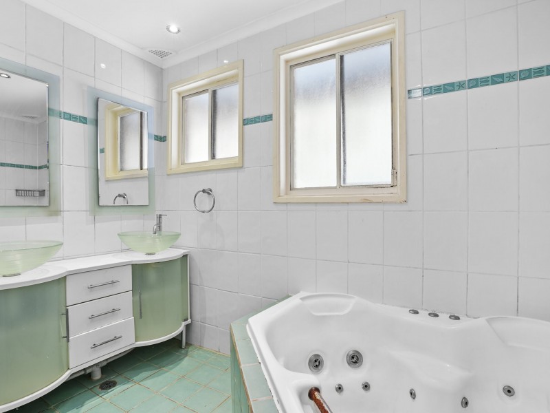 29 Duncansby Crescent, St Andrews NSW 2566