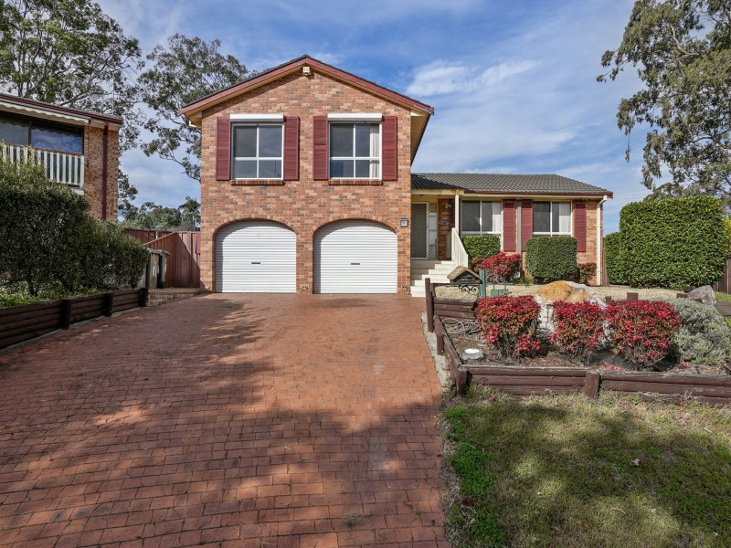 11 Herborn Place, Minto NSW 2566
