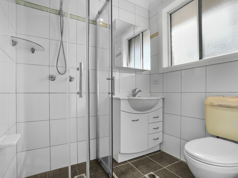 11 Herborn Place, Minto NSW 2566