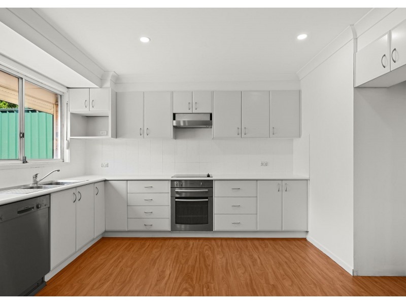 25 Fenton Cres, Minto NSW 2566