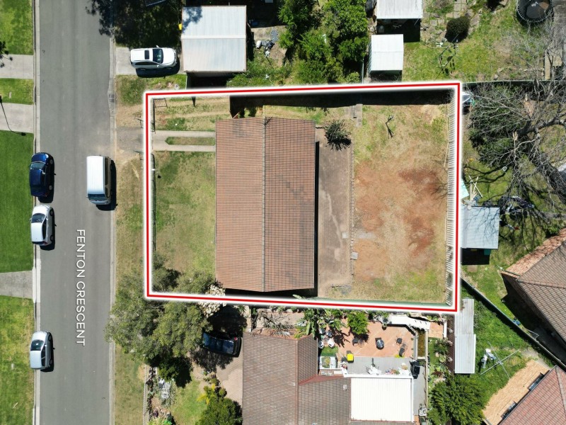 25 Fenton Cres, Minto NSW 2566