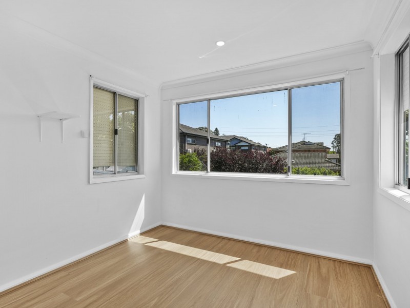 5 Treelands Avenue, Ingleburn NSW 2565