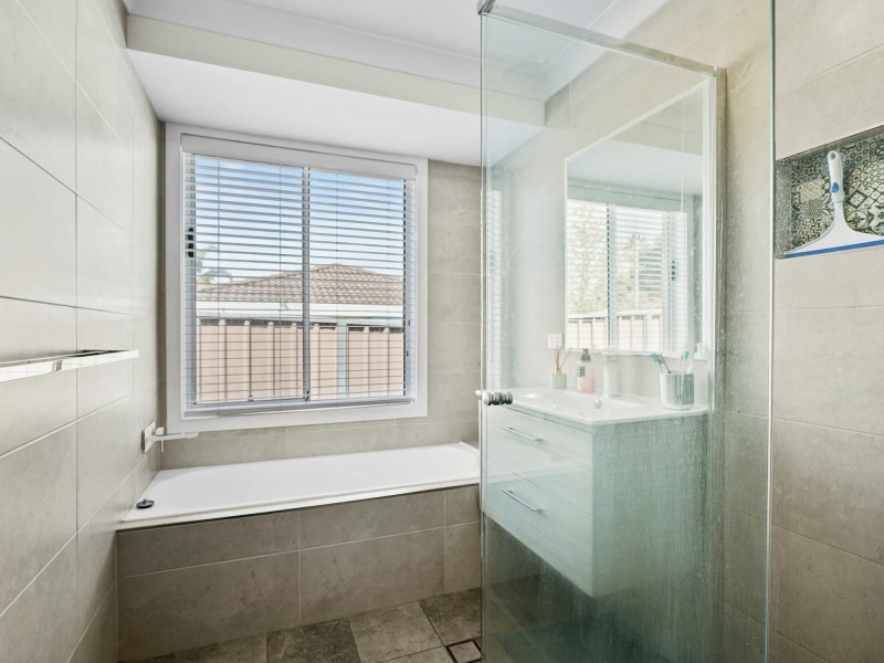 19 Broom Place, St Andrews NSW 2566