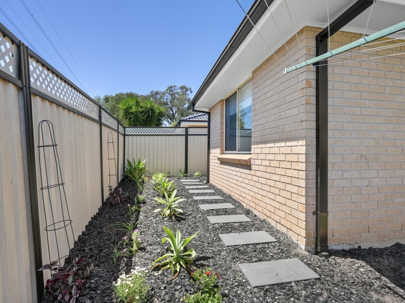 2/13 Porter Street, Minto NSW 2566
