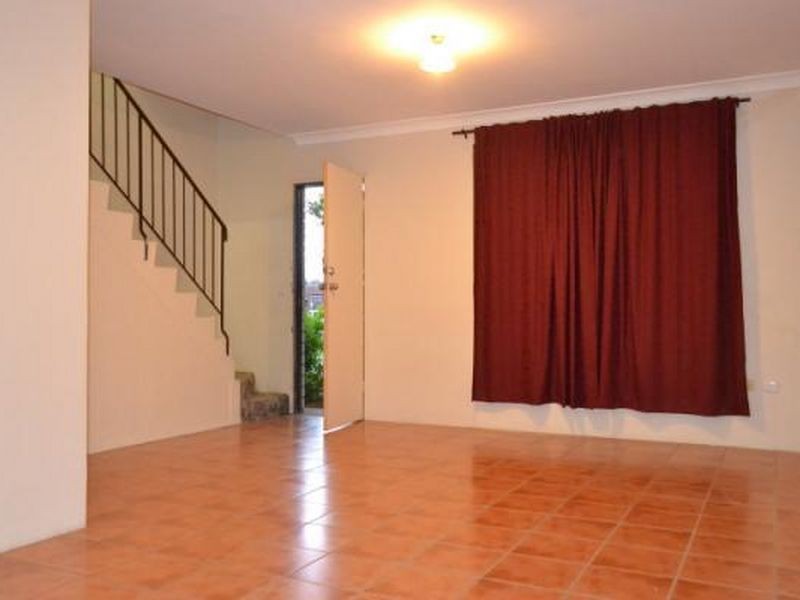 12/9-13 Surry Street, Minto NSW 2566