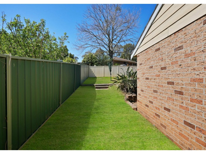 25 Fenton Crescent, Minto NSW 2566