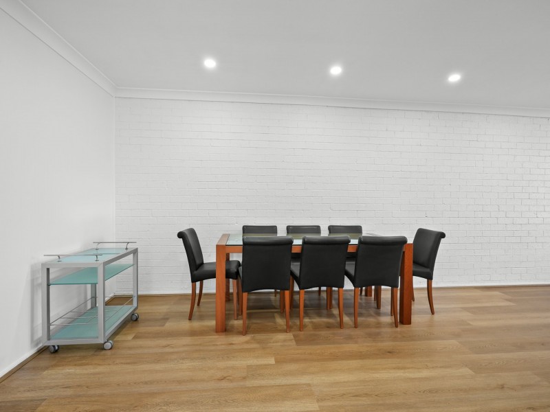 2/13 Porter Street,, Minto NSW 2566