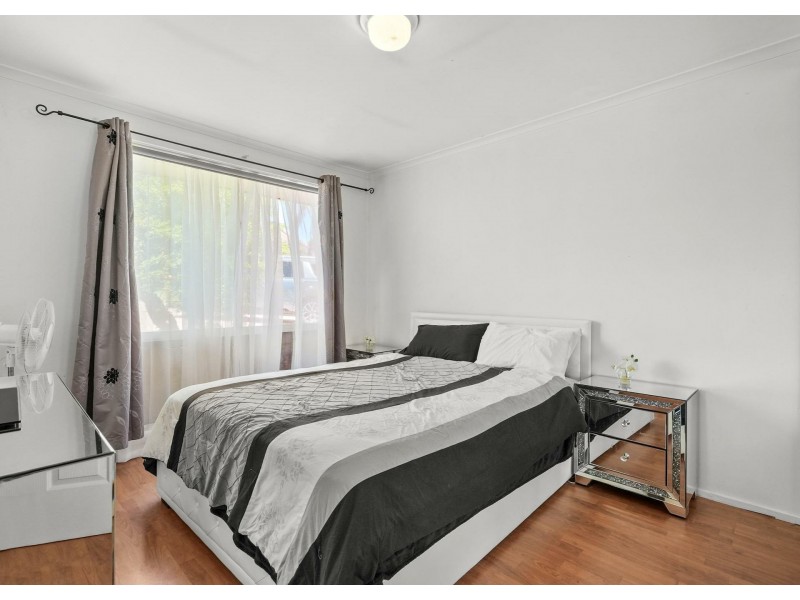 24 Mclaren Place, Ingleburn NSW 2565