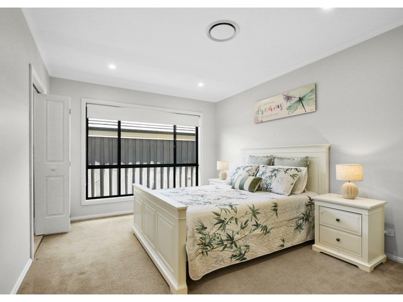 32 Dowie Drive, Claymore NSW 2559