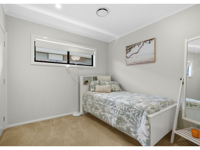 32 Dowie Drive, Claymore NSW 2559