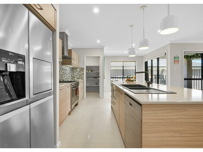 32 Dowie Drive, Claymore NSW 2559