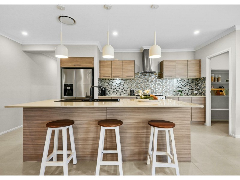 32 Dowie Drive, Claymore NSW 2559