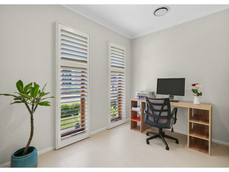 32 Dowie Drive, Claymore NSW 2559