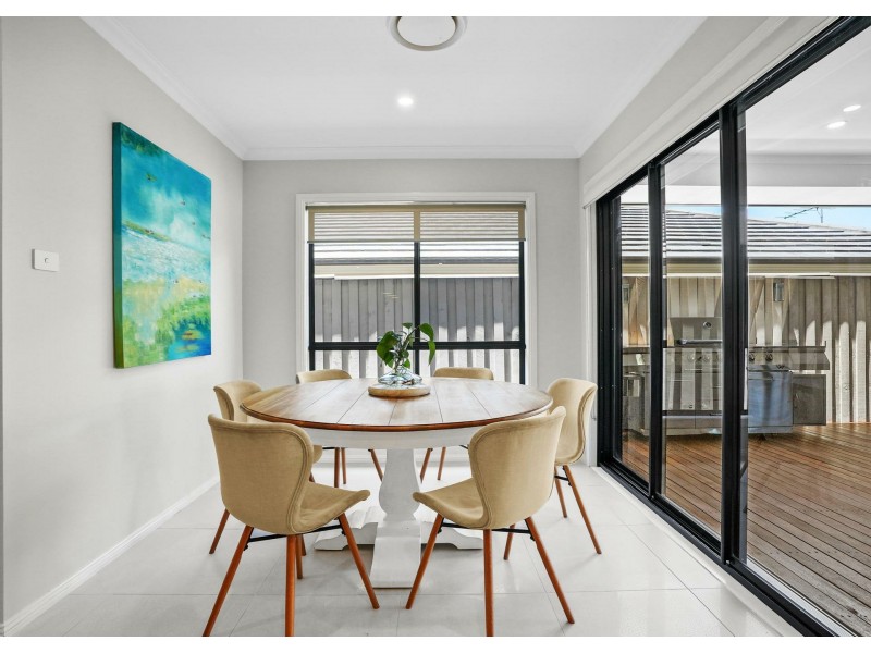 32 Dowie Drive, Claymore NSW 2559