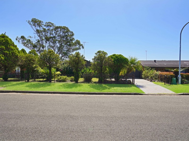 56 Queenscliff Drive, Woodbine NSW 2560