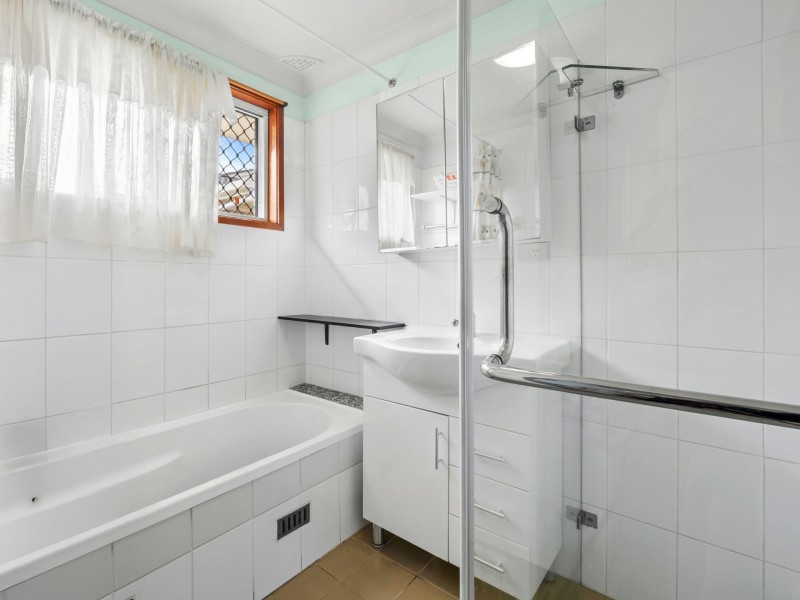 222 Eagleview Road, Minto NSW 2566