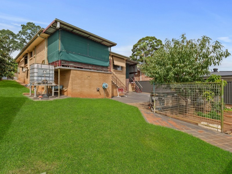 222 Eagleview Road, Minto NSW 2566