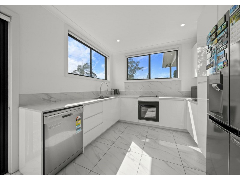 3/8 Durham Street, Minto NSW 2566