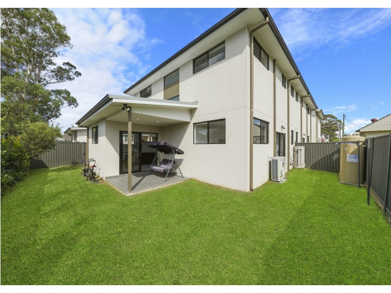 3/8 Durham Street, Minto NSW 2566