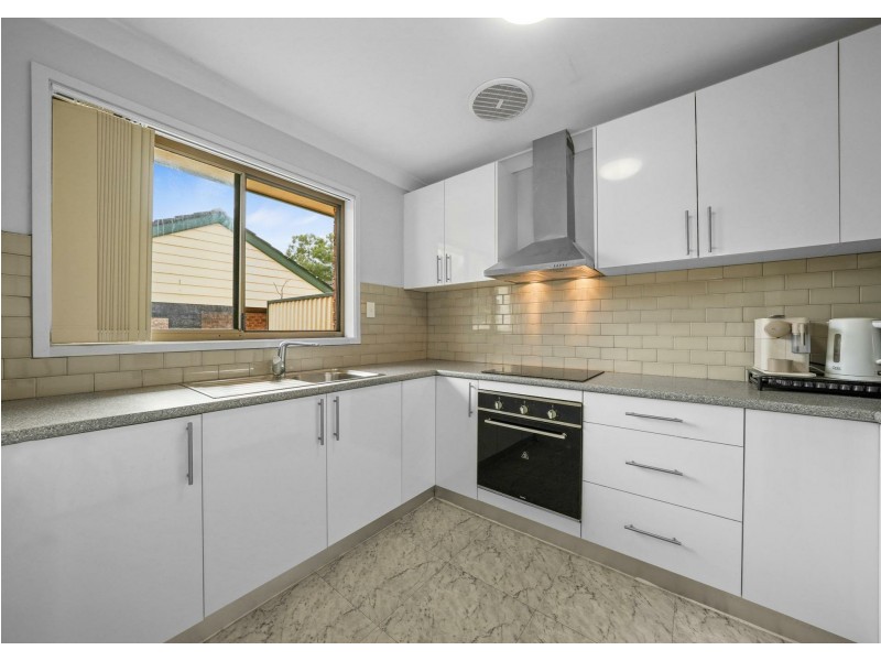 6/7 Macquaire Road, Ingleburn NSW 2565