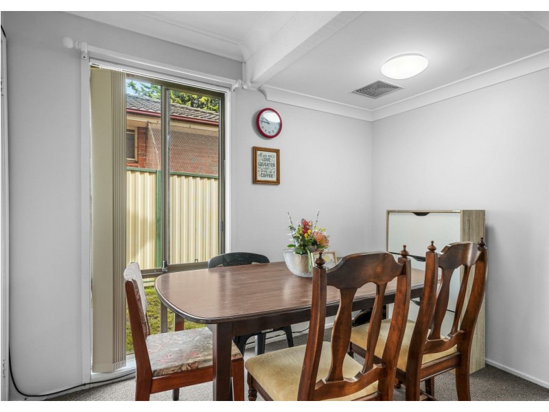 6/7 Macquaire Road, Ingleburn NSW 2565