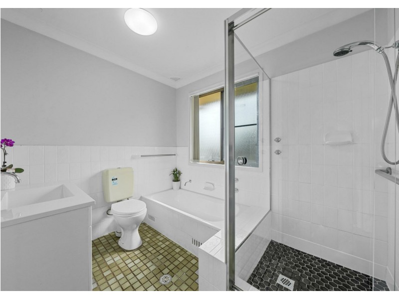 6/7 Macquaire Road, Ingleburn NSW 2565