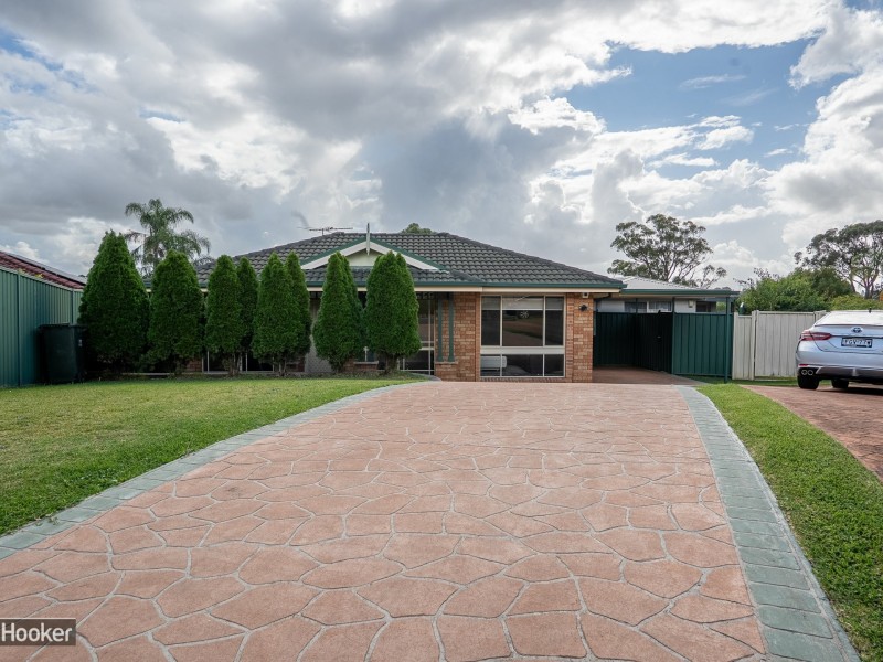 11 Theseus Circuit, Rosemeadow NSW 2560