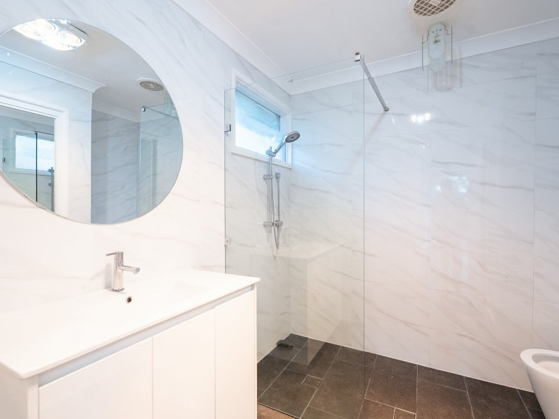 4 Brewster Place, Leumeah NSW 2560