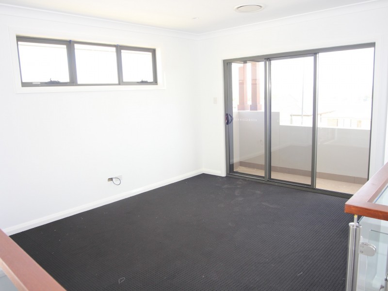 75 Pendergast Ave, Minto NSW 2566