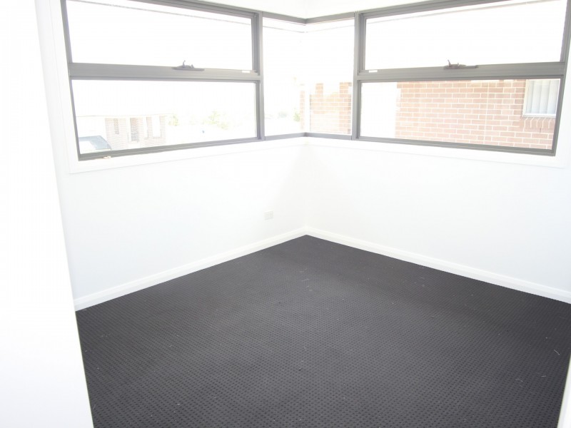 75 Pendergast Ave, Minto NSW 2566