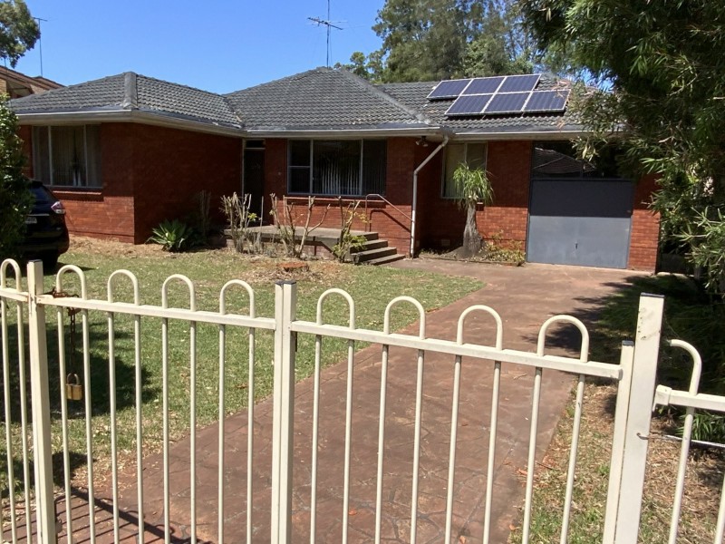 13 Hosking Crescent,, Glenfield NSW 2167