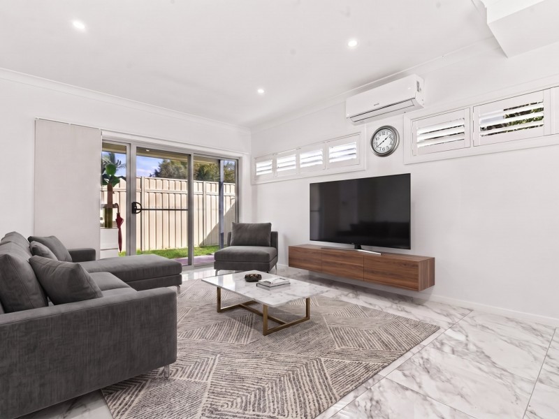 1/35 Jacaranda Crescent, Casula NSW 2170