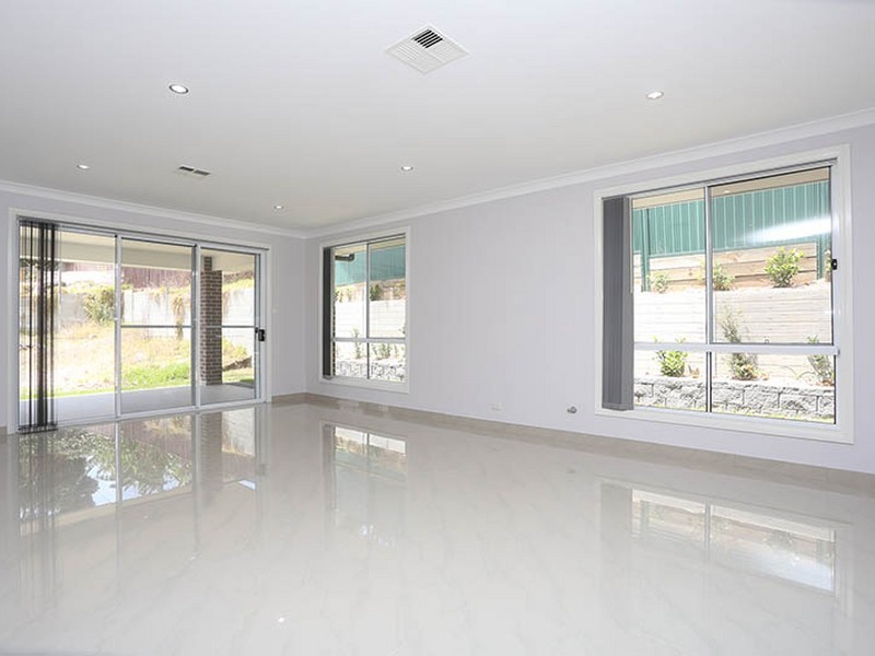 5 Pilot Close, Minto NSW 2566