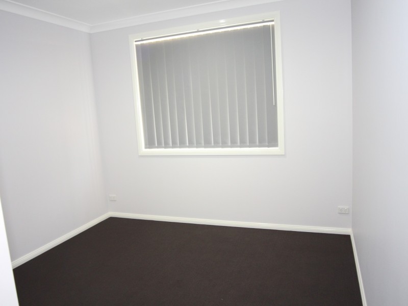 5 Pilot Close, Minto NSW 2566