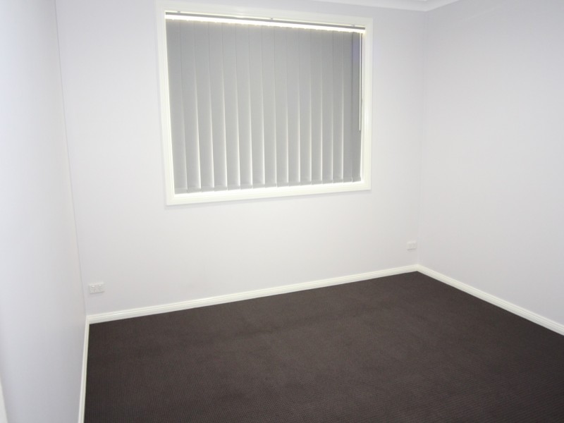 5 Pilot Close, Minto NSW 2566