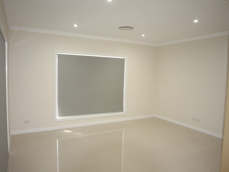 4 Holden Drive, Oran Park NSW 2570