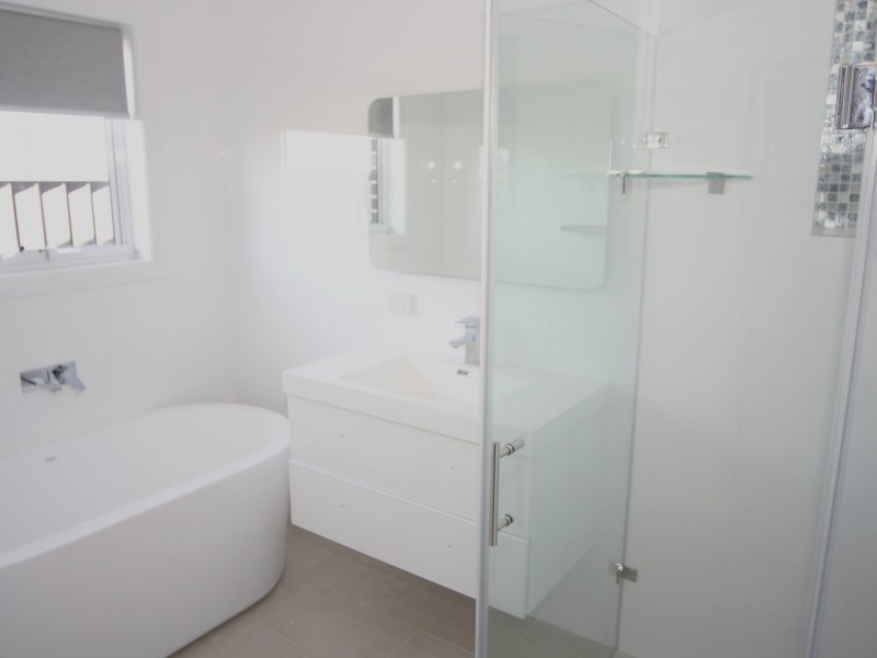 4 Holden Drive, Oran Park NSW 2570