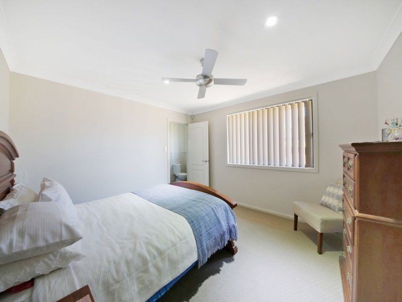 2/39-41 Surrey Street, Minto NSW 2566