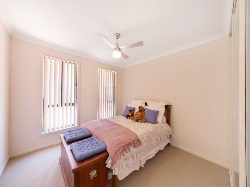 2/39-41 Surrey Street, Minto NSW 2566