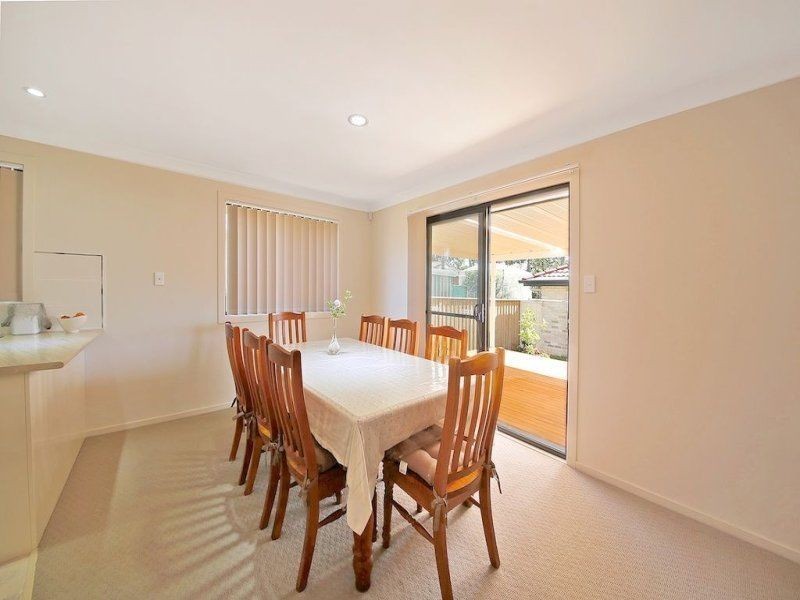 2/39-41 Surrey Street, Minto NSW 2566