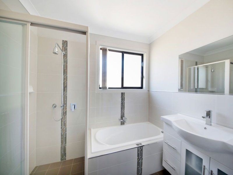 2/39-41 Surrey Street, Minto NSW 2566