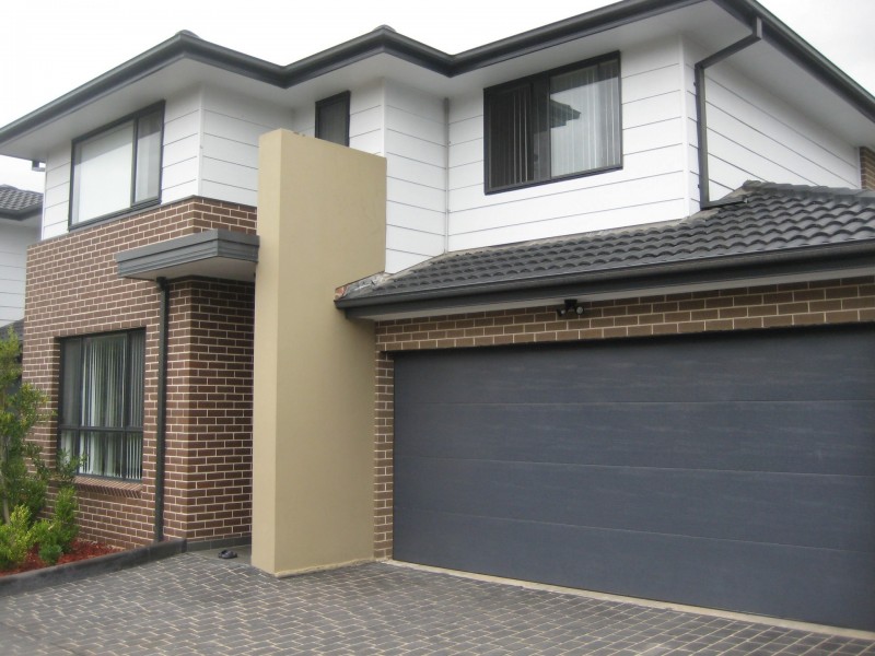 2/2 Jaclyn Street, Ingleburn NSW 2565